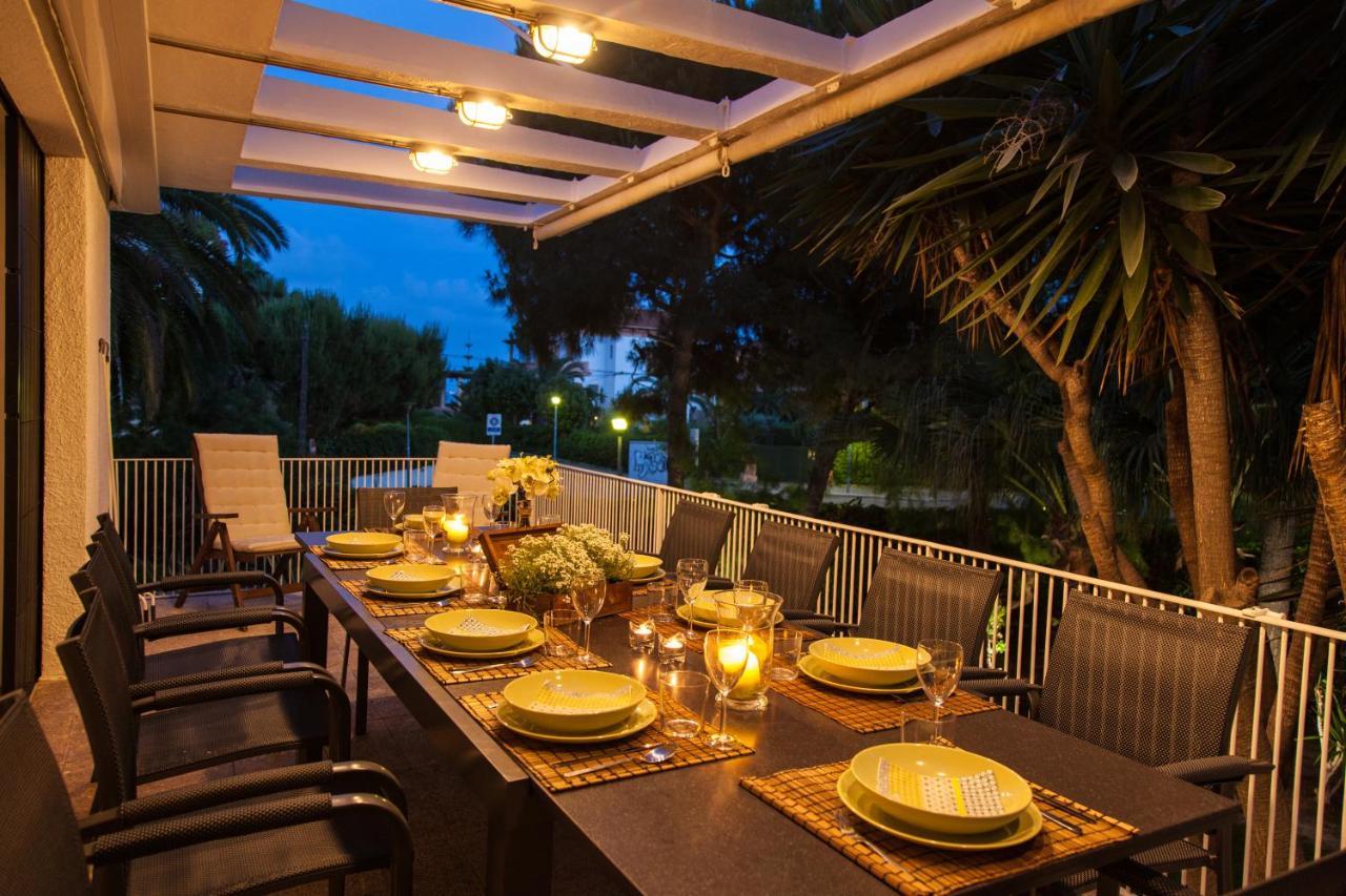 Villa Sitges Tupinetti Beach At 1 Min Walk Amaizing Garden And View Center Sitges 5 Minutes Walk Exterior photo